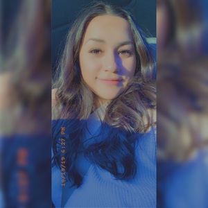 Meet your Posher, Cinthia